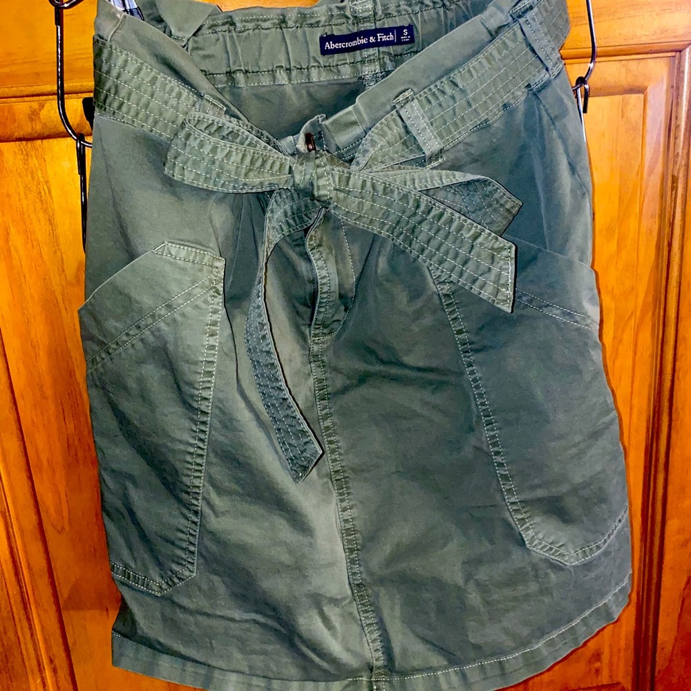 Abercrombie and Fitch paper bag skirt S